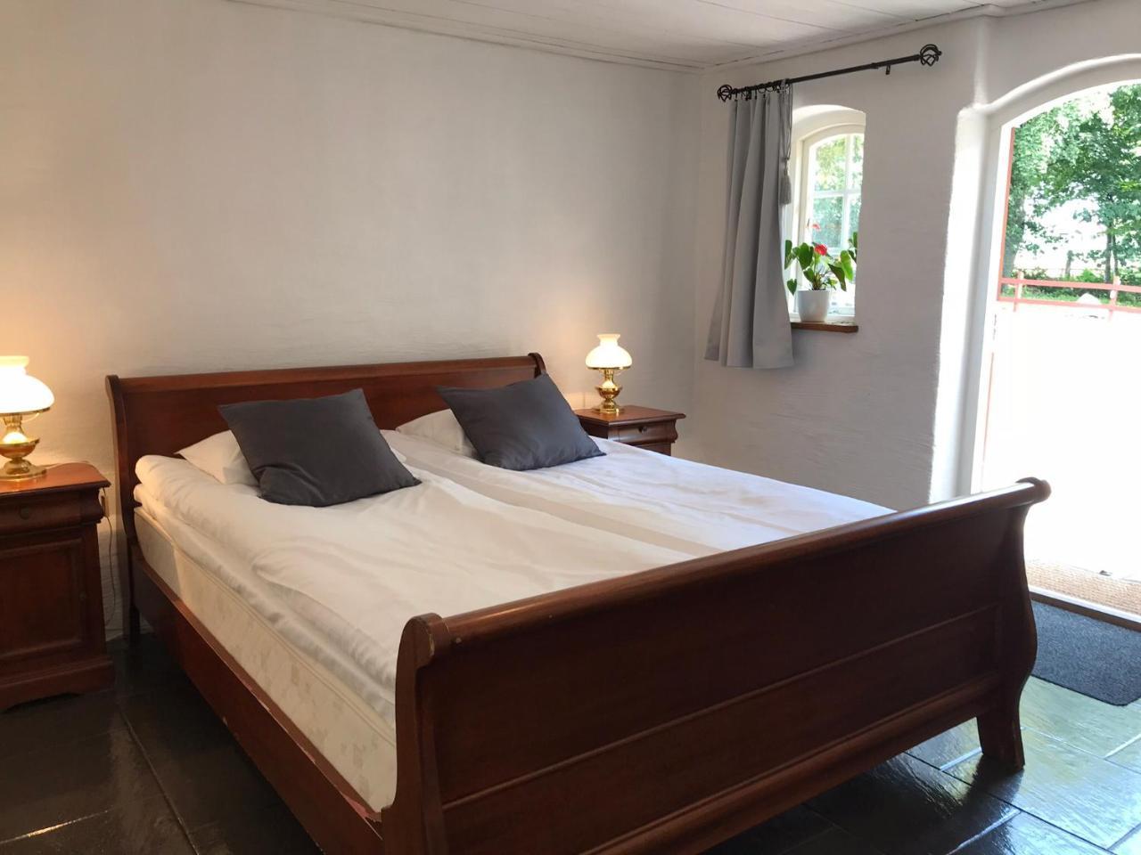 Husargardens Bed & Breakfast Sjobo Ngoại thất bức ảnh